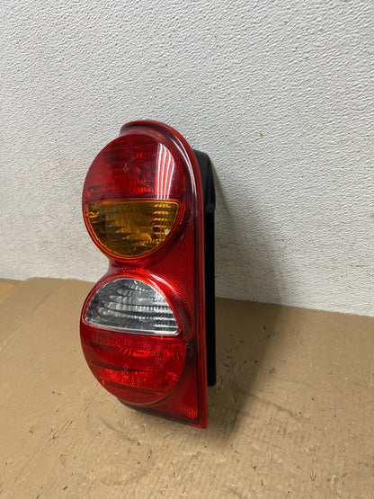 2002 2003 2004 Jeep Liberty Left Driver LH Side Tail Light AD7839 DW1