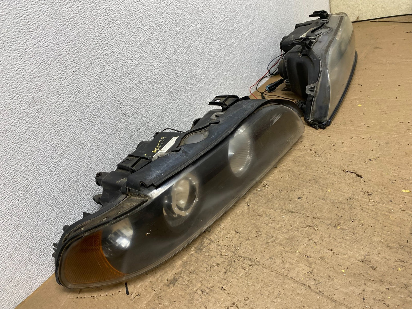 2001-2003 BMW E39 5 Series Headlight Left Driver LH Side Angel AC0228 DG1