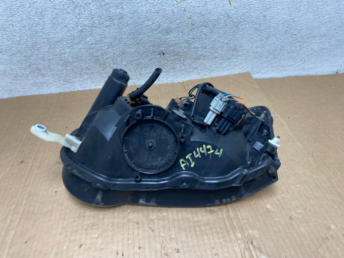 2004 to 2005 Subaru Impreza Right Passenger Side Halogen Headlight AI4474 DW7