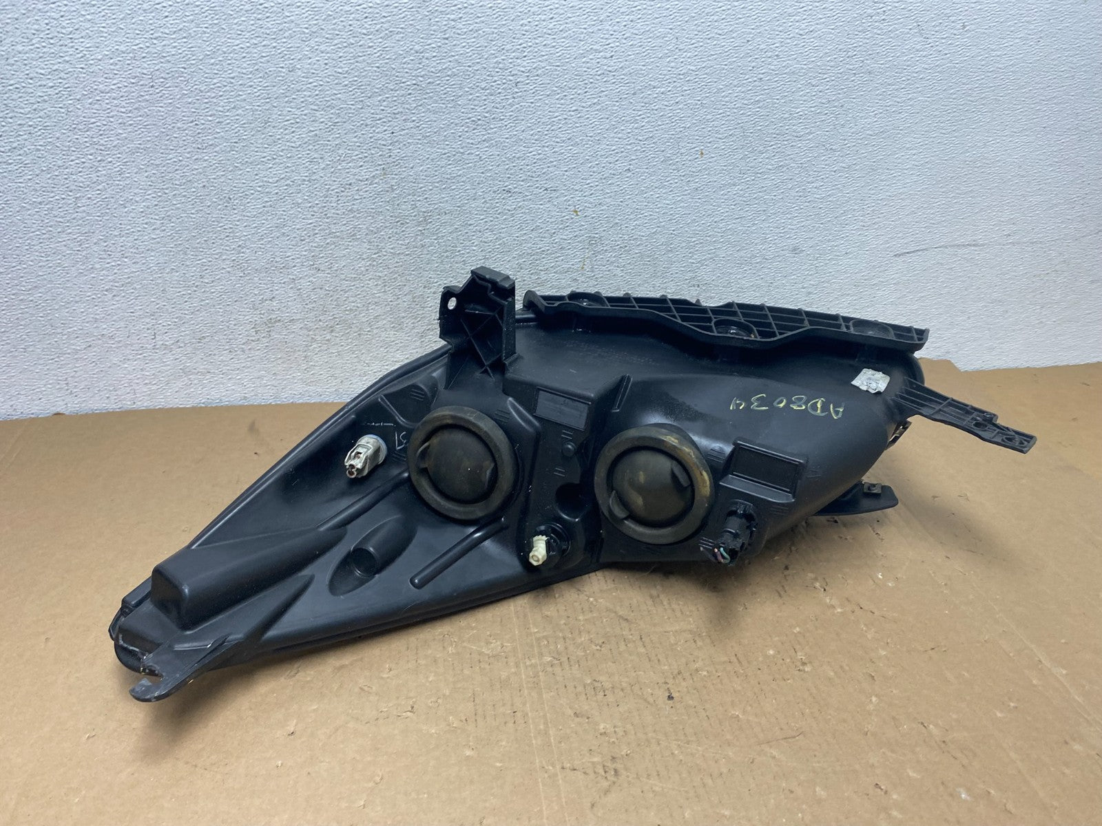 2013 - 2016 Ford Escape Headlight Right Passenger RH Side Halogen AD8034 DW6