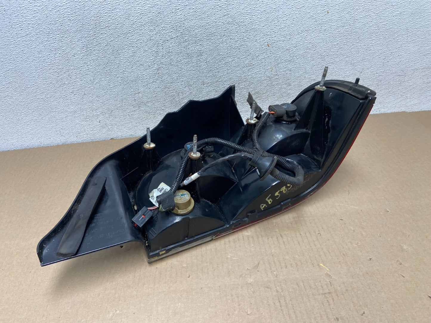 1995 - 1997 Ford Crown Victoria Left Driver LH Side Tail Light AG5855 DW7