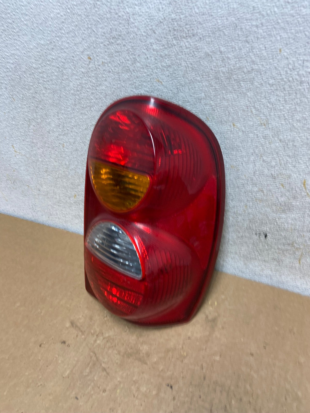 2002 2003 2004 Jeep Liberty Right Passenger Rh Side Tail Light AI3623 LK1