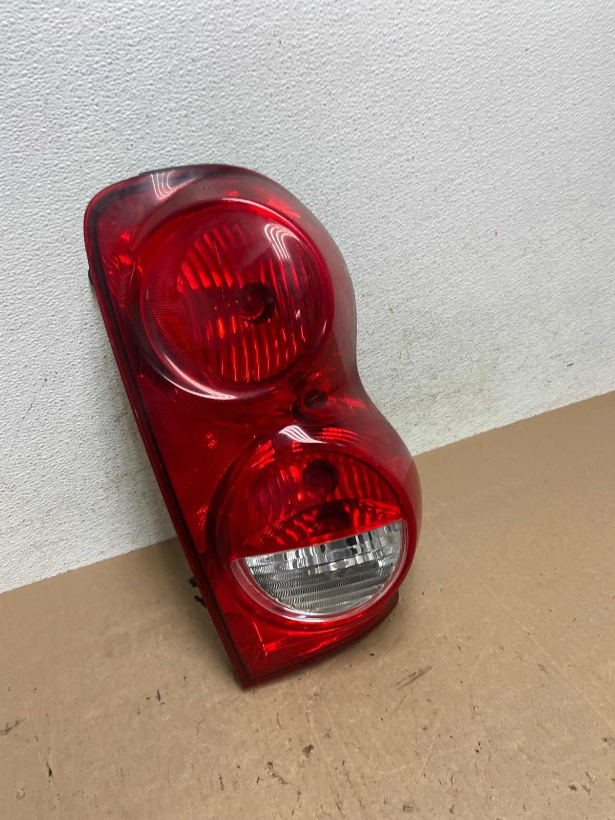 2004-2009 Dodge Durango Tail Light Right Passenger RH Side AE6042 LK2