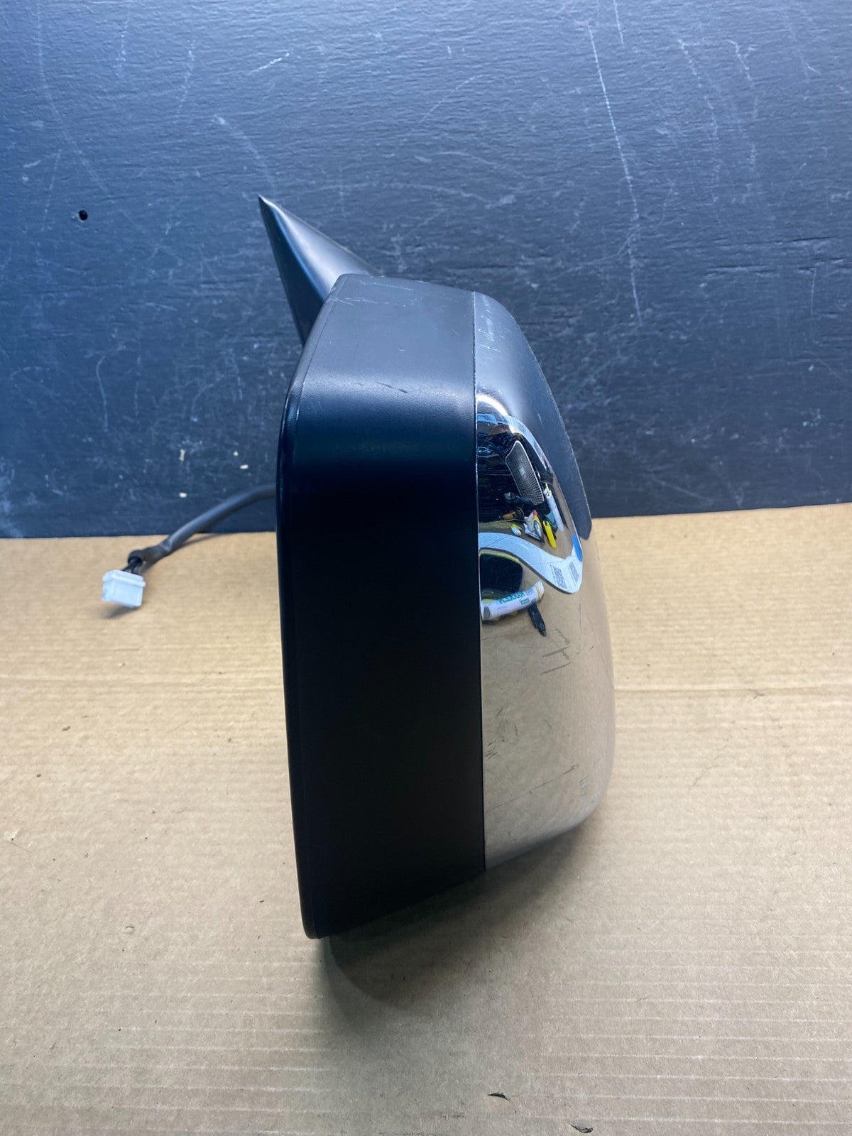 2004 to 2015 Nissan Titan SE Right Passenger View Door Mirror AF6763 DW12