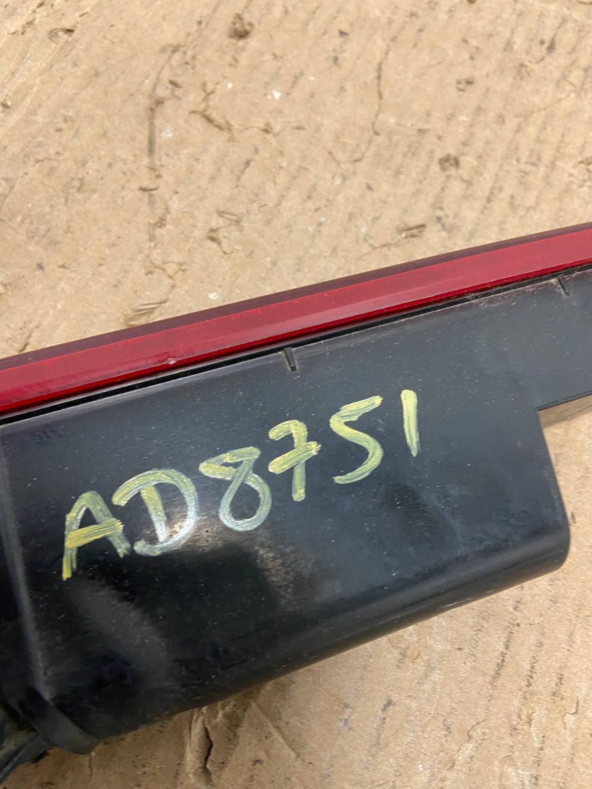 2005 to 2010 Honda Odyssey 3RD Brake Tail Light AD8751 DG7