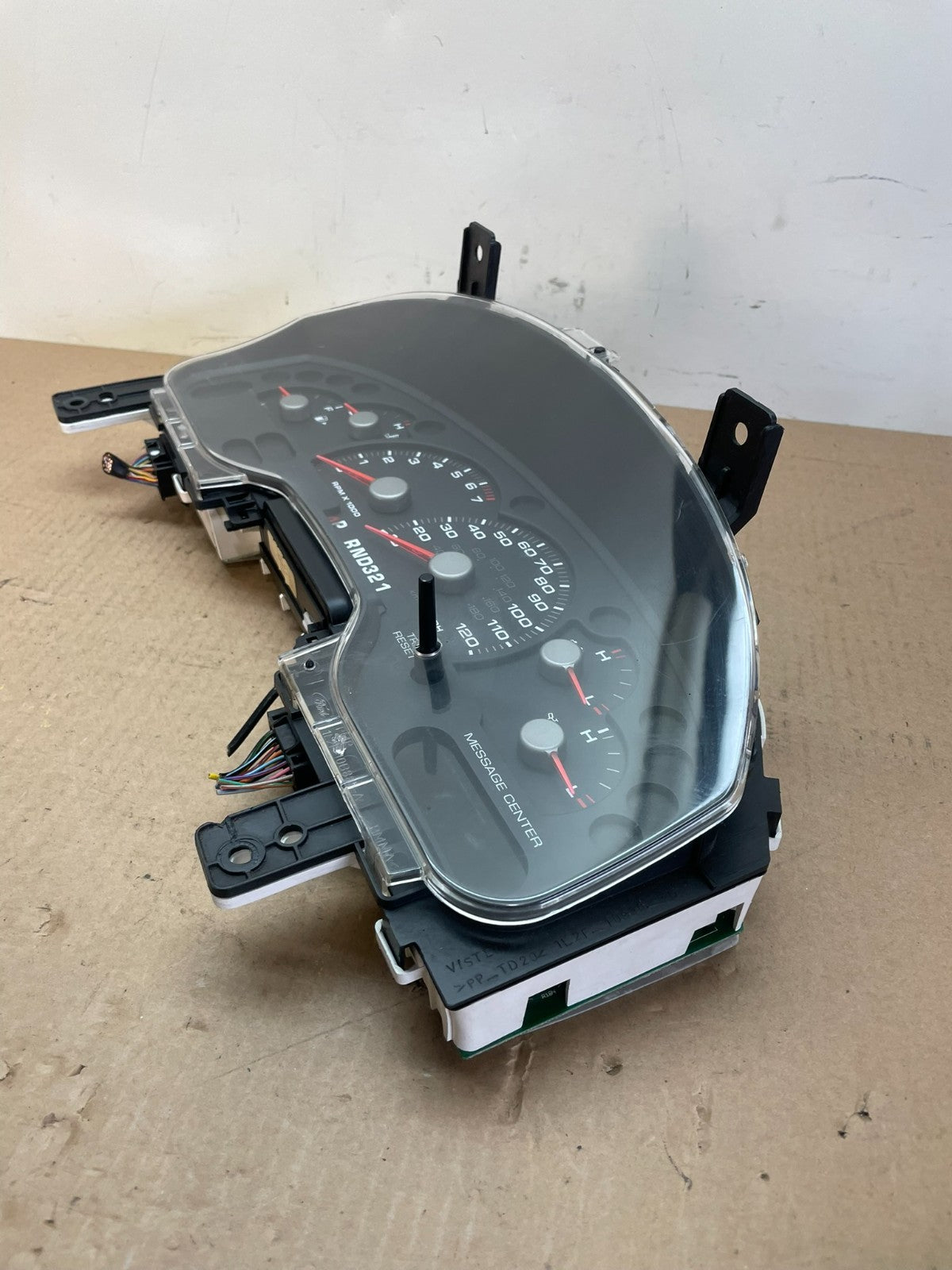 2004 2005 Ford Explorer Speedometer Cluster Gauge AI8525 DG2