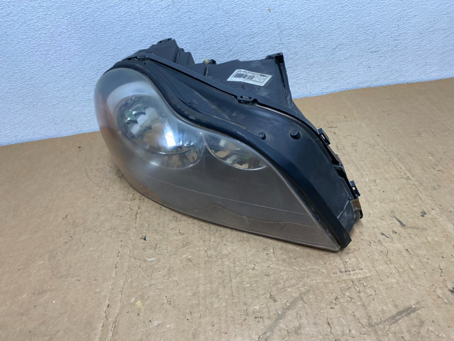 2003 to 2006 Volvo XC90 Right Passenger Rh Side Headlight Halogen AD0660 DW1