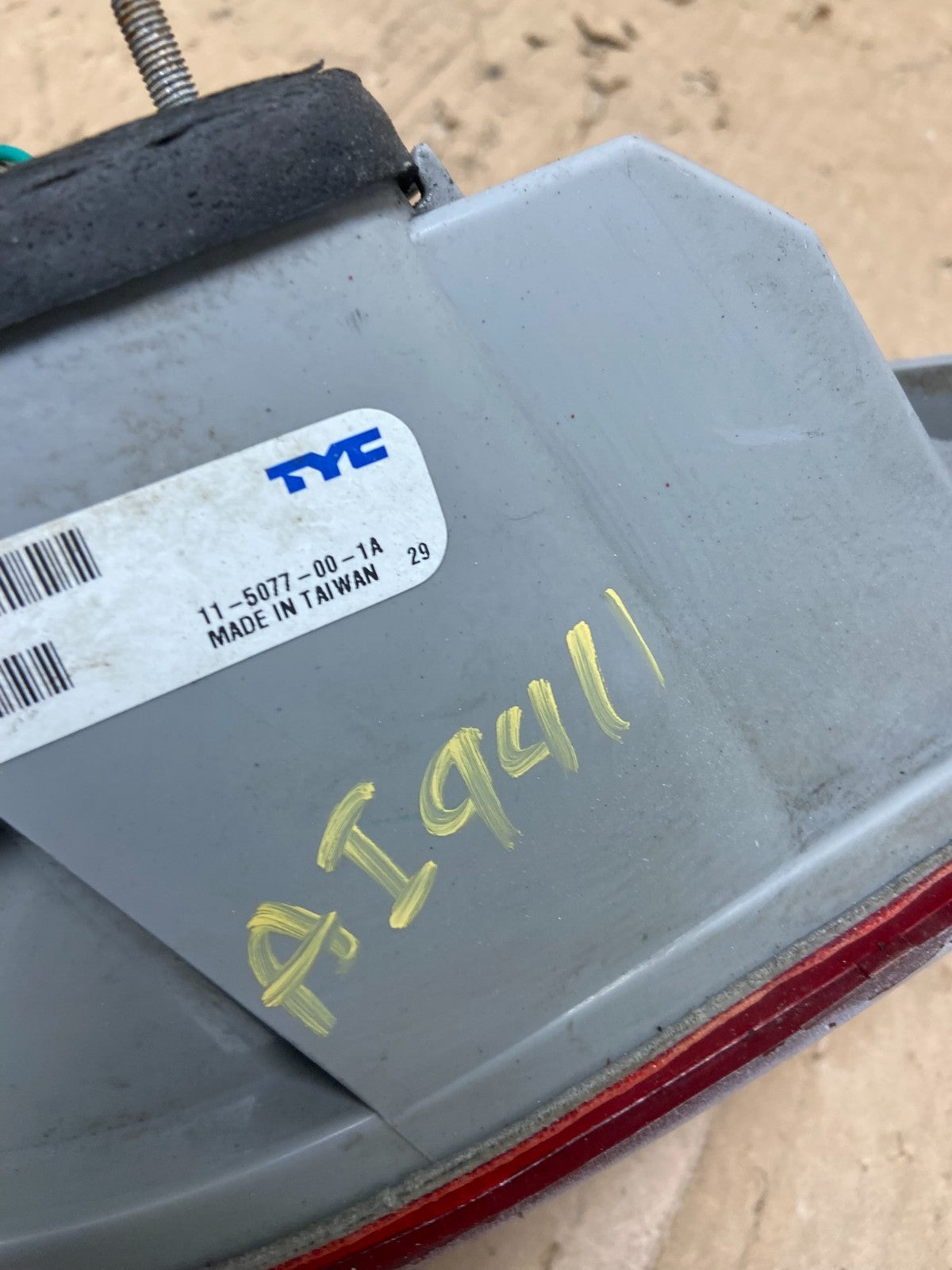 1998 1999 2000 Toyota Corolla Right Passenger Side Tail light DEPO AI9411 LK6