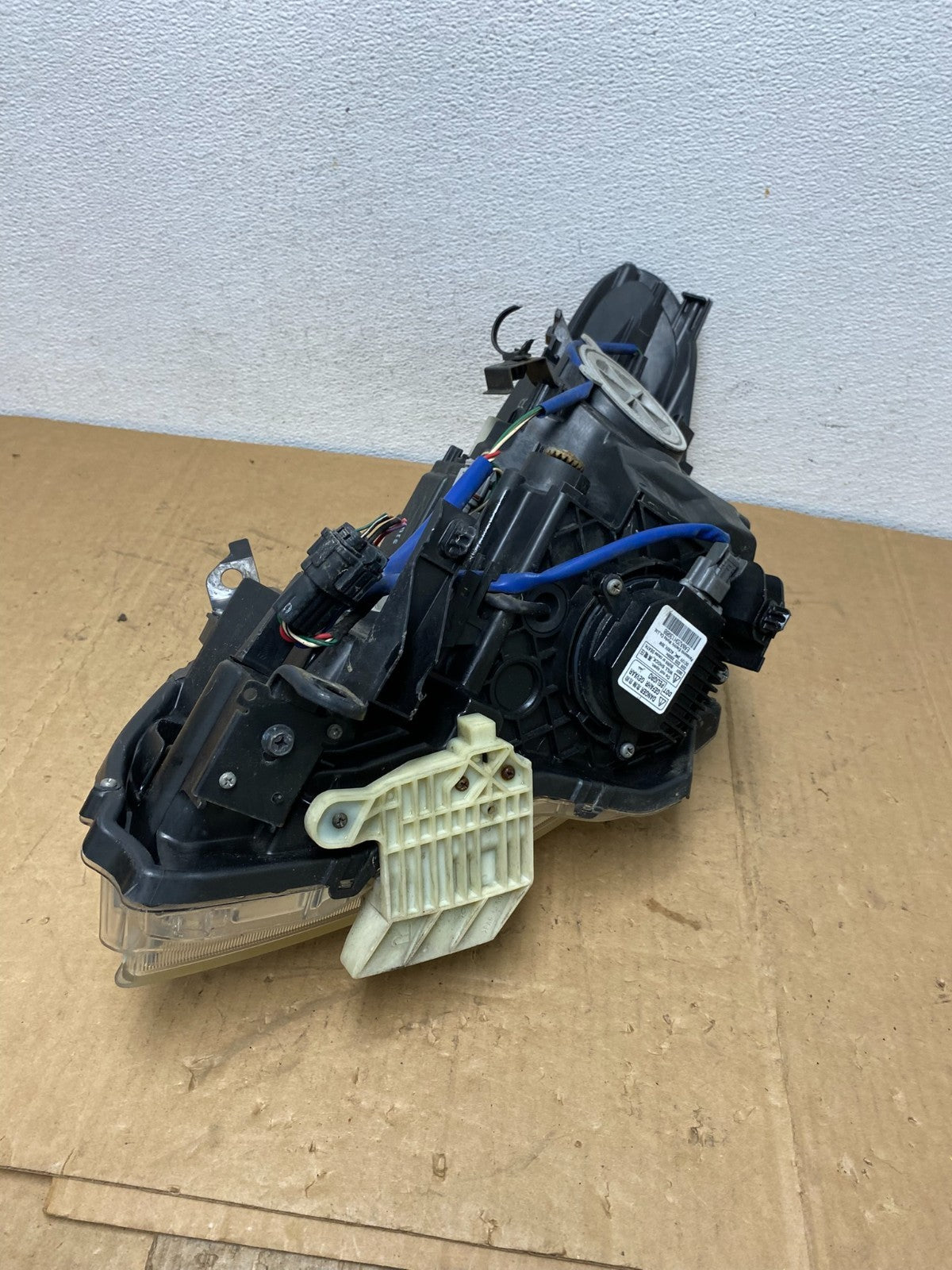 2010-2012 Infiniti G37 Right Passenger Side Xenon HID Headlight AD1204 DW5
