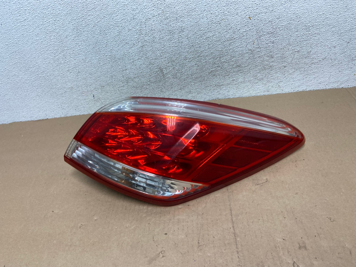 2011 - 2014 Nissan Murano Right Passenger Side RH Tail Light AG4597 LK0