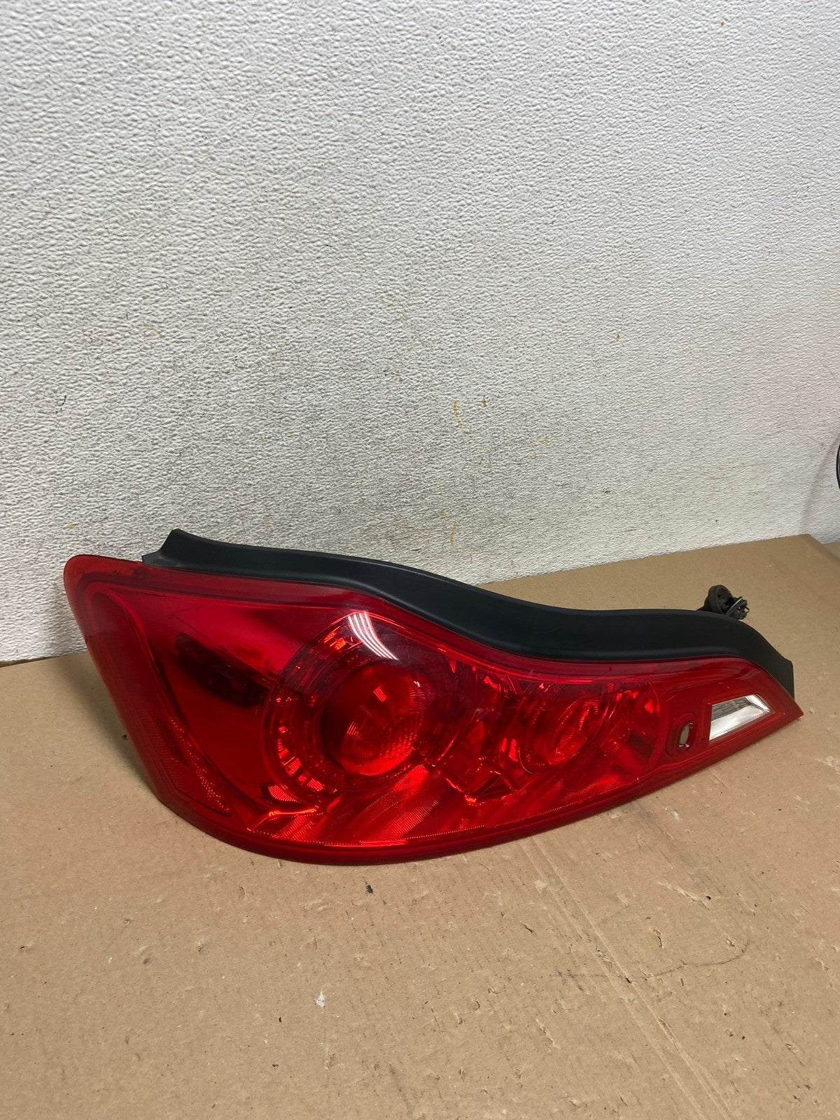 09-15 Infiniti G37 Q60 Convertible Left Driver LH Tail Light AH0775 DG2