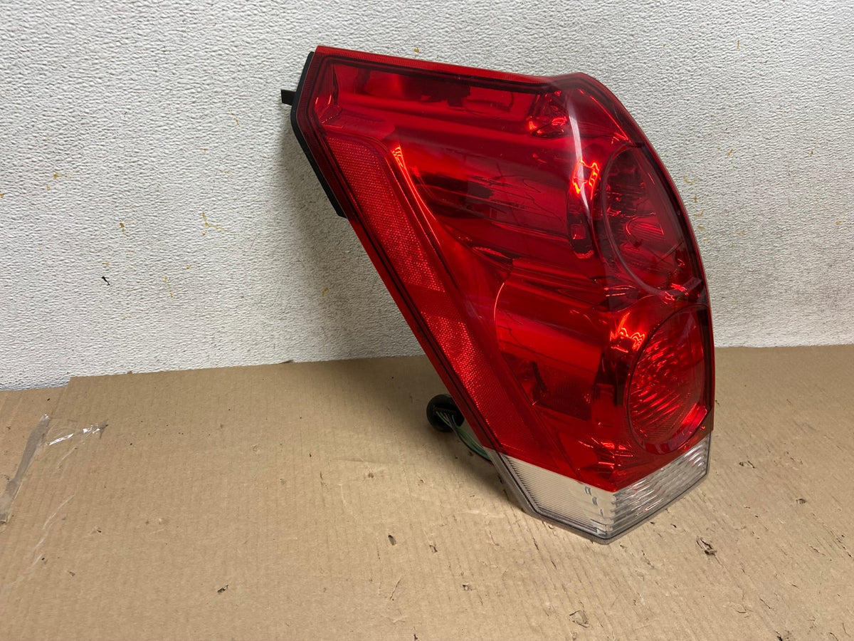 2004 to 2009 Nissan Quest Left Driver Lh Side Tail Light AH5878 LK1