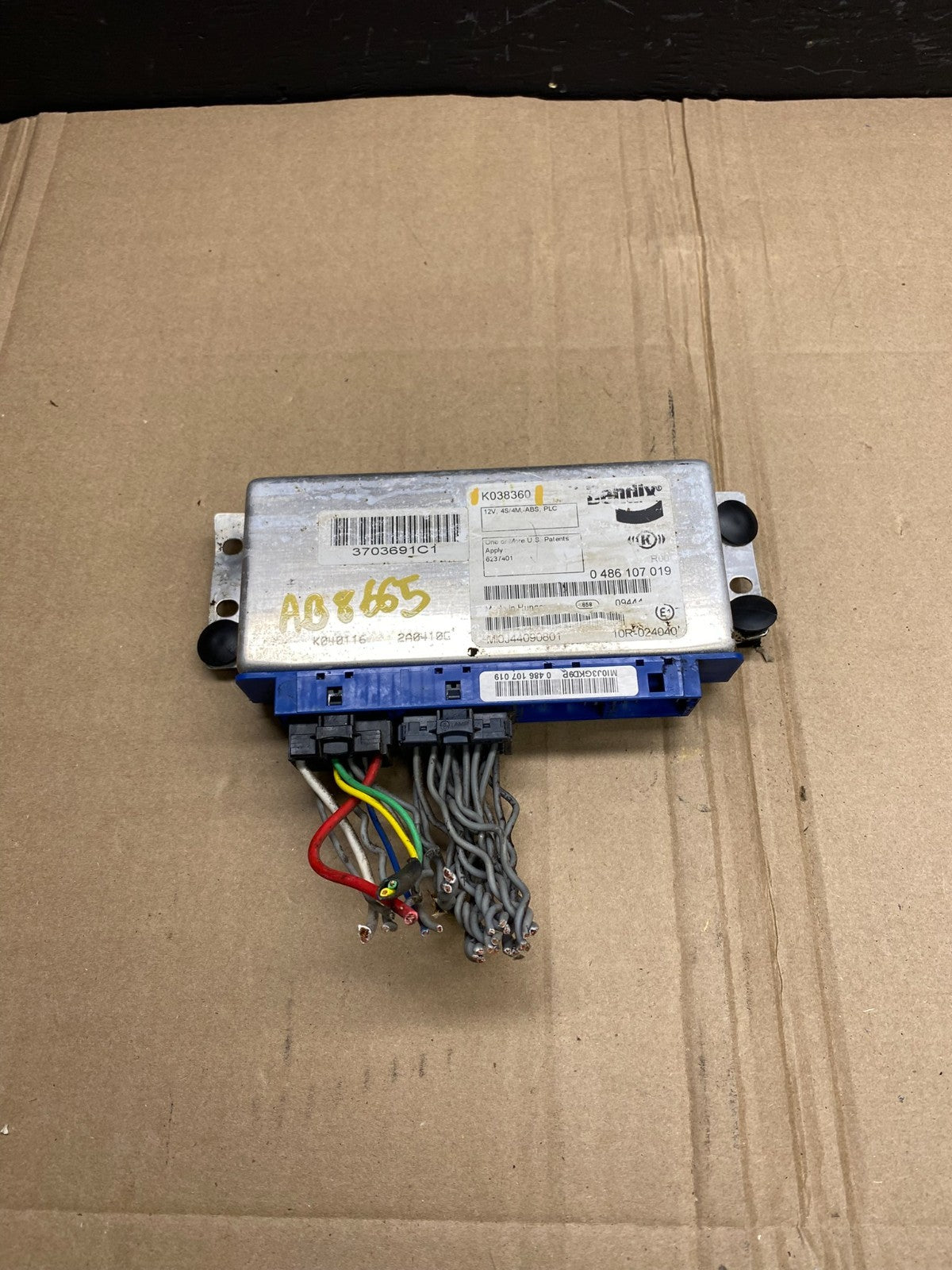Bendix Paccar ABS Brake Control Module AB8665 DG0