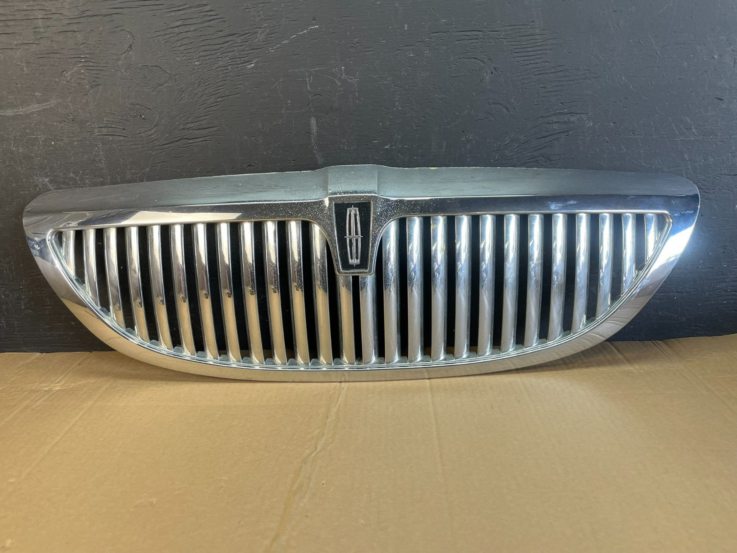 2003 to 2011 Lincoln Town Car Front Upper Grille Grill Chrome W/Emblem AC9689 DG0