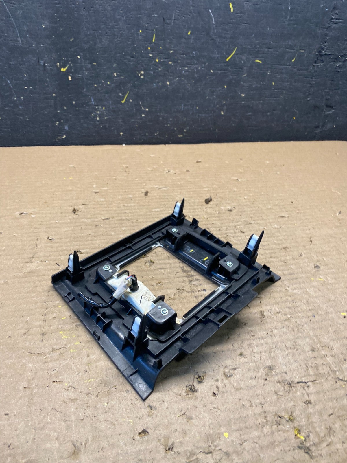 2007 - 2009 Mazda CX-9 Center Bezel Gear Shifter Unit OEM s3107 DG4