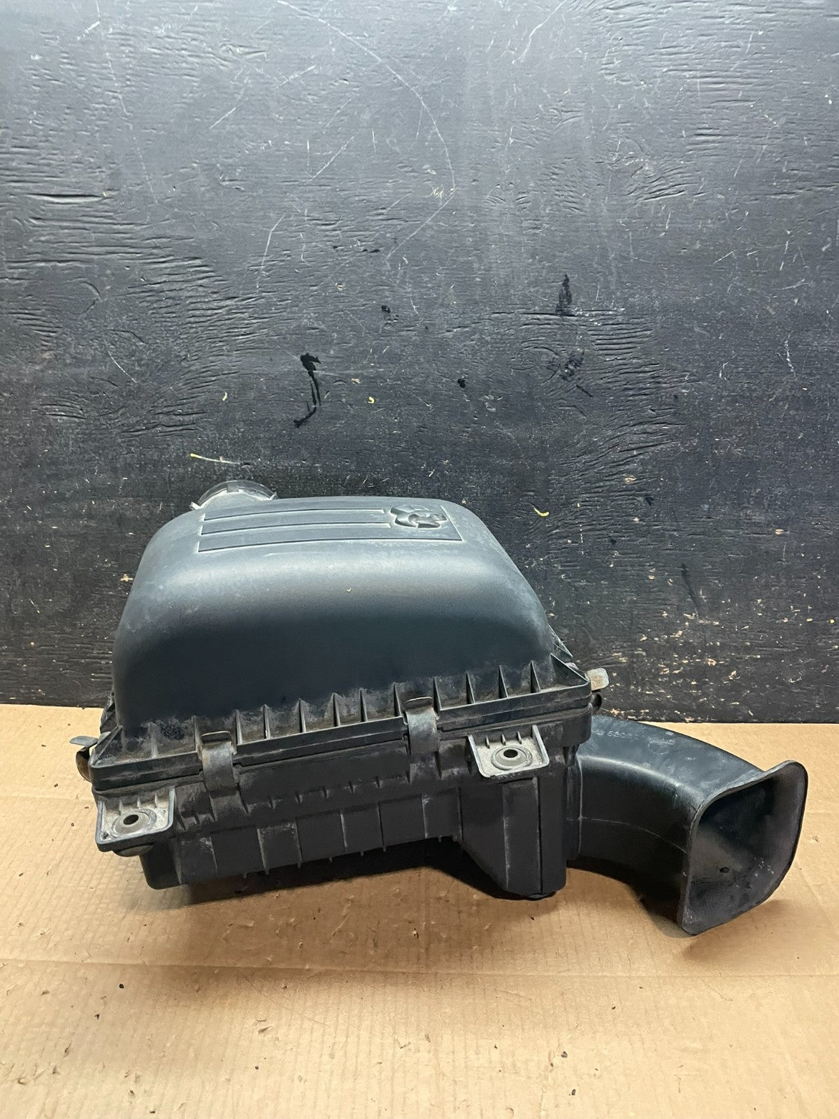 2002-2008 Dodge Ram 1500 5.7L Air Cleaner Filter Box Y1739 DG2