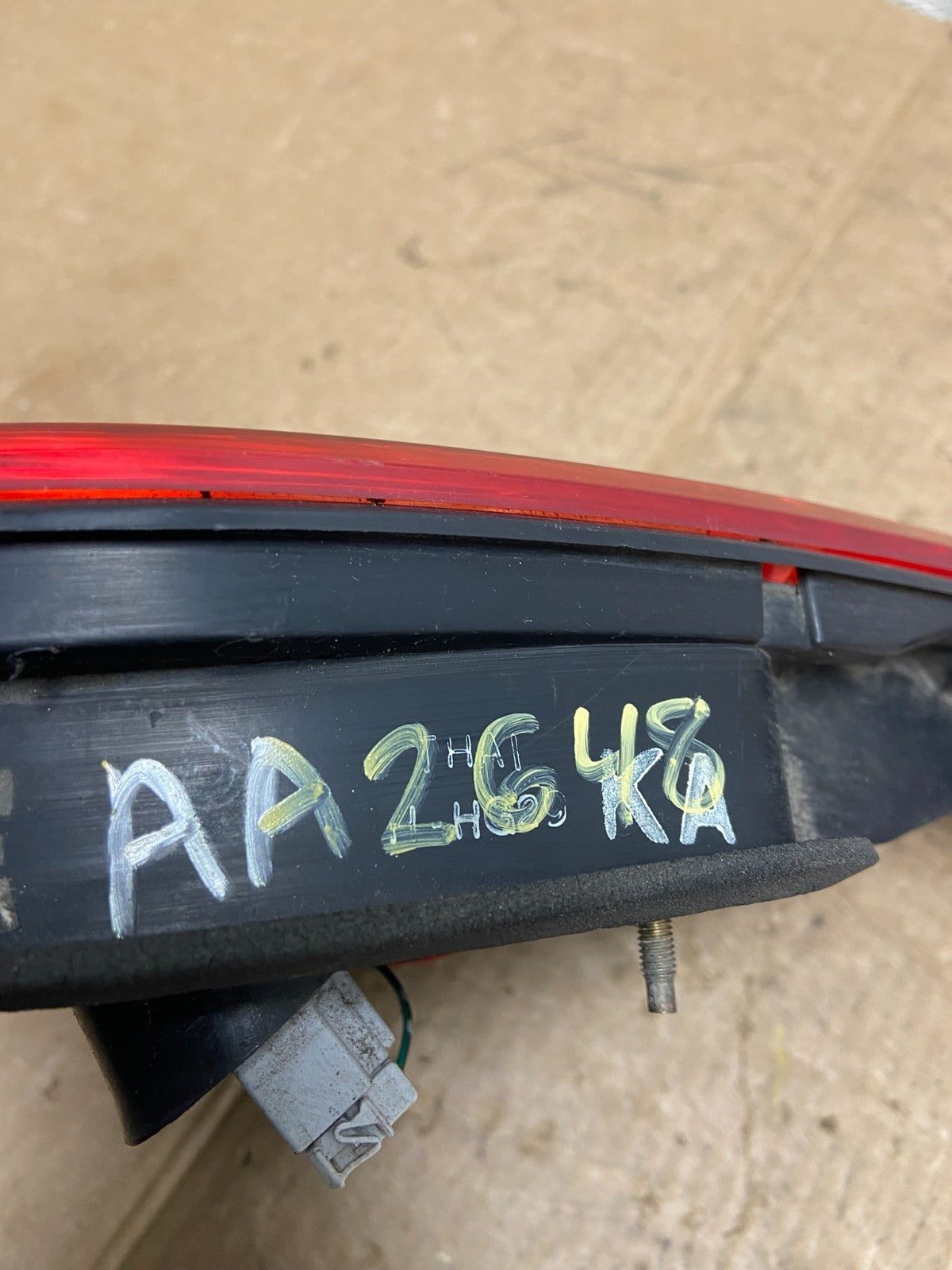 1998 to 2000 Honda Accord Right Passenger Side Inner Tail Light OEM AA2648 DW6