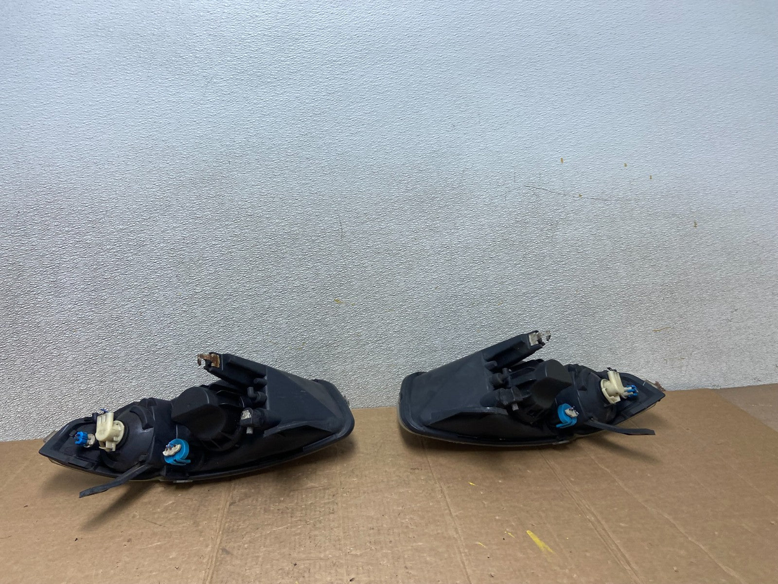 2003 - 2005 Chevrolet Cavalier Right+Left Black Headlight AA1441 PS6