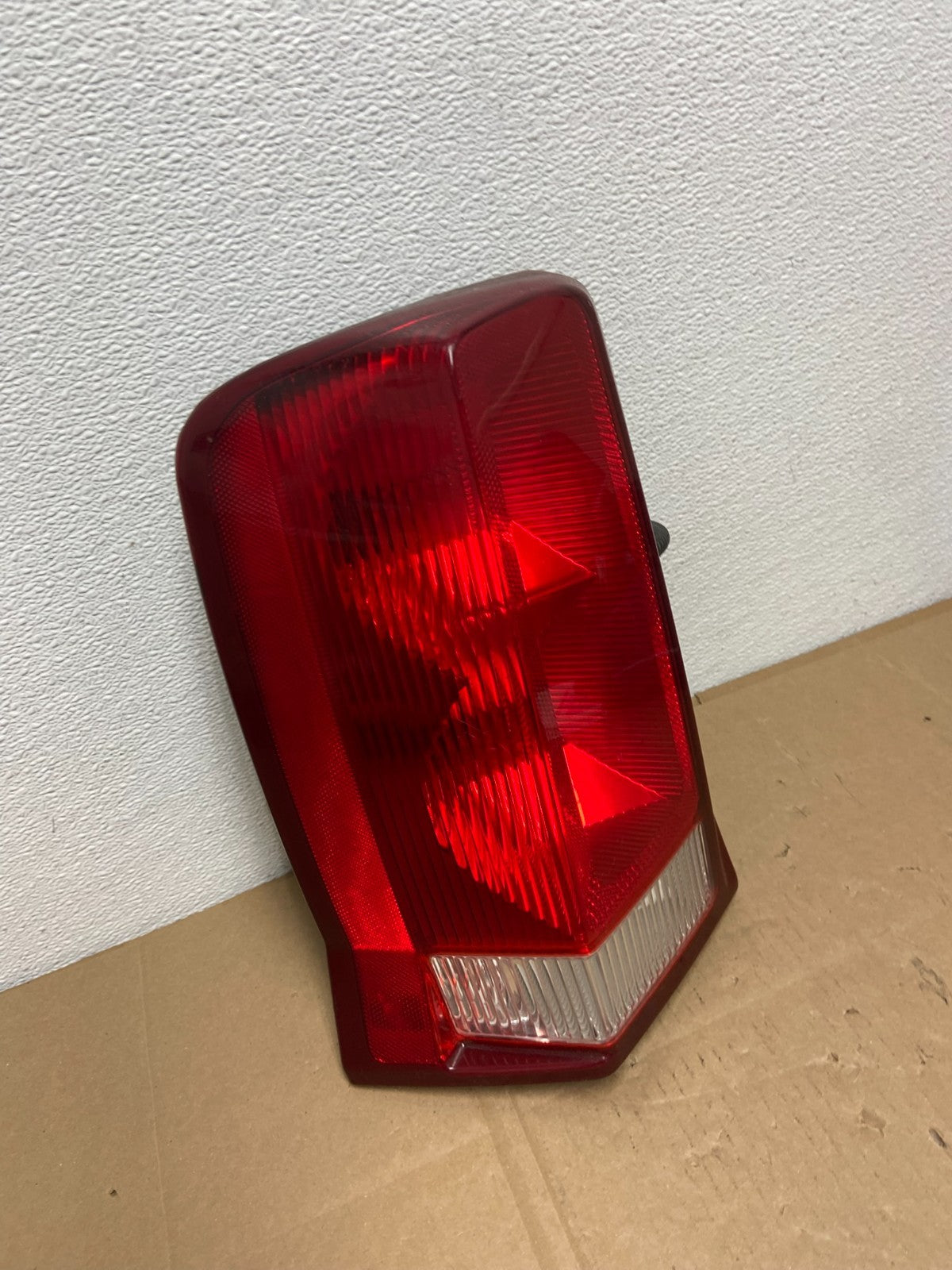 2002 to 2006 Cadillac Escalade Left Driver Side Tail Light OEM AB6807 DW2