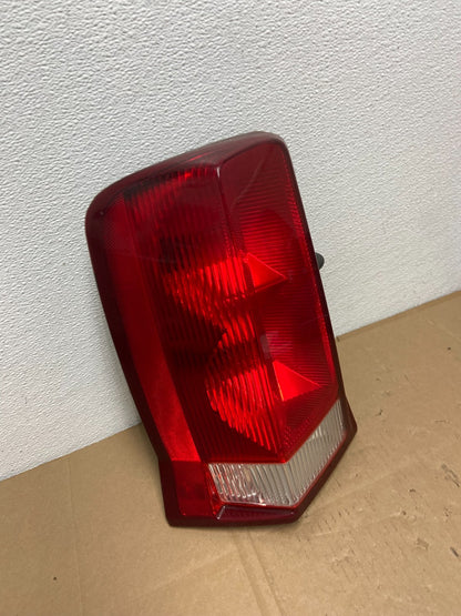 2002 to 2006 Cadillac Escalade Left Driver Side Tail Light OEM AB6807 DW2