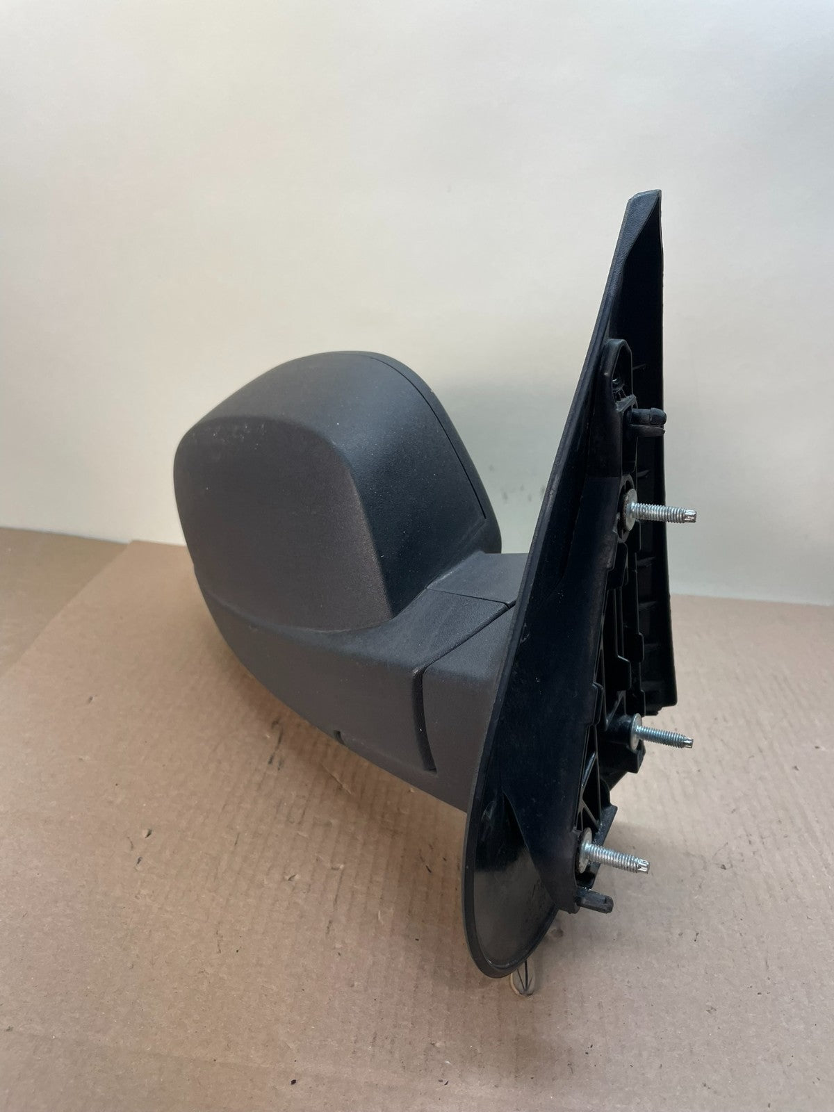 2007-2013 Chevrolet Tahoe Silverado Suburban Right Passenger Mirror AJ0597 DG1