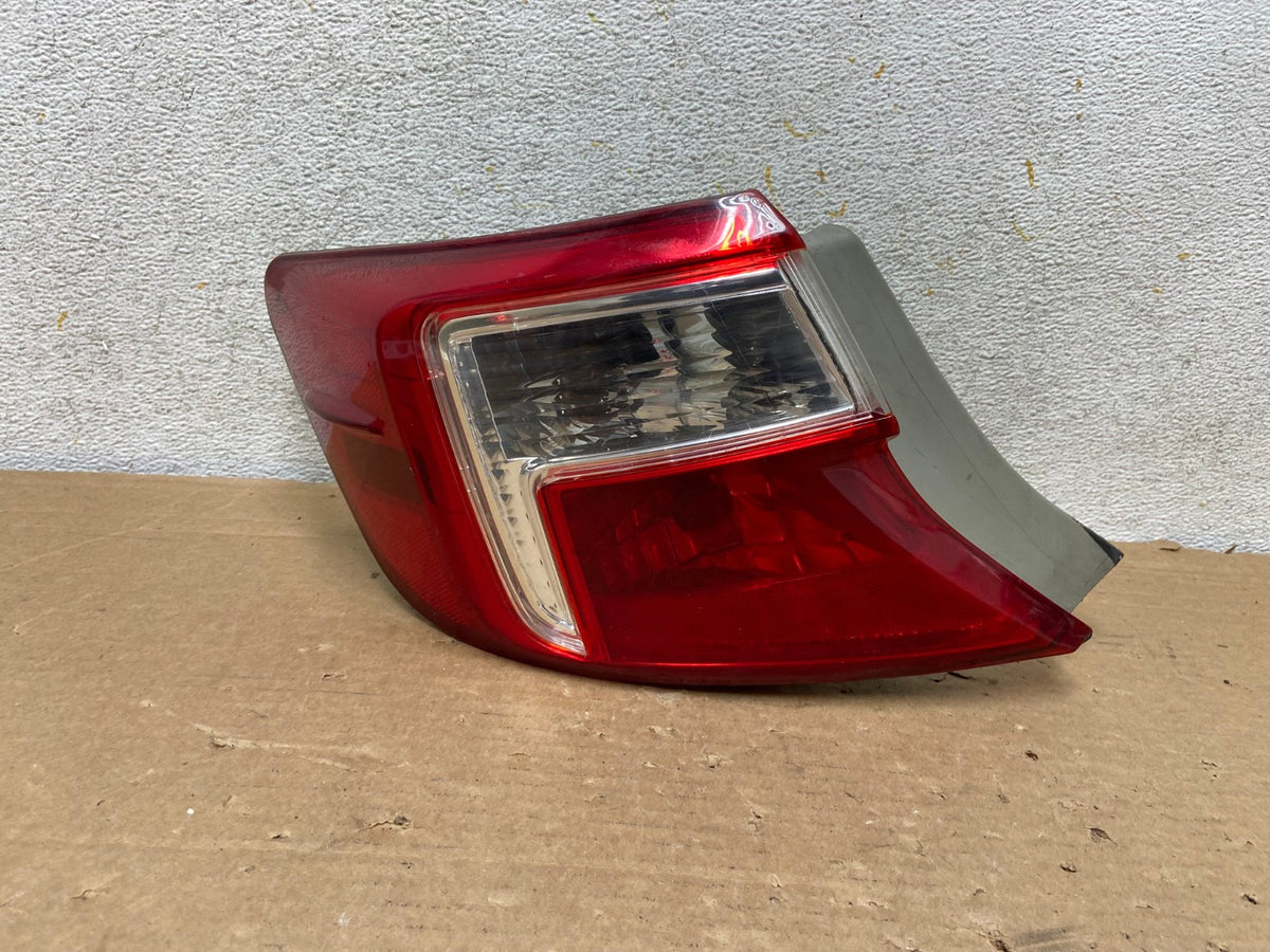 2012 2013 2014 Toyota Camry Left Driver LH Side Tail Light AH8435 LK0