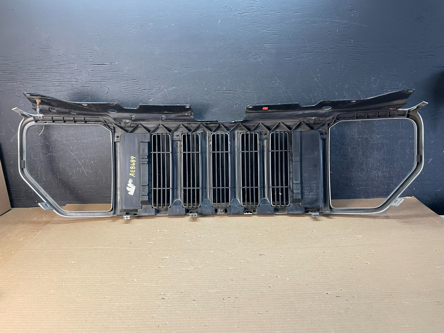 2008 to 2012 Jeep Liberty Front Upper Grill Grille ae8689 DG6