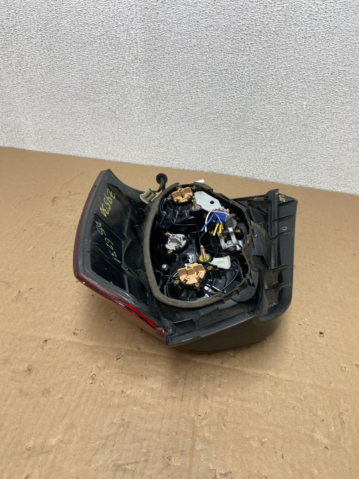 2004-2007 Toyota Highlander Left Driver LH Side Tail Light OEM AB6231 LK7