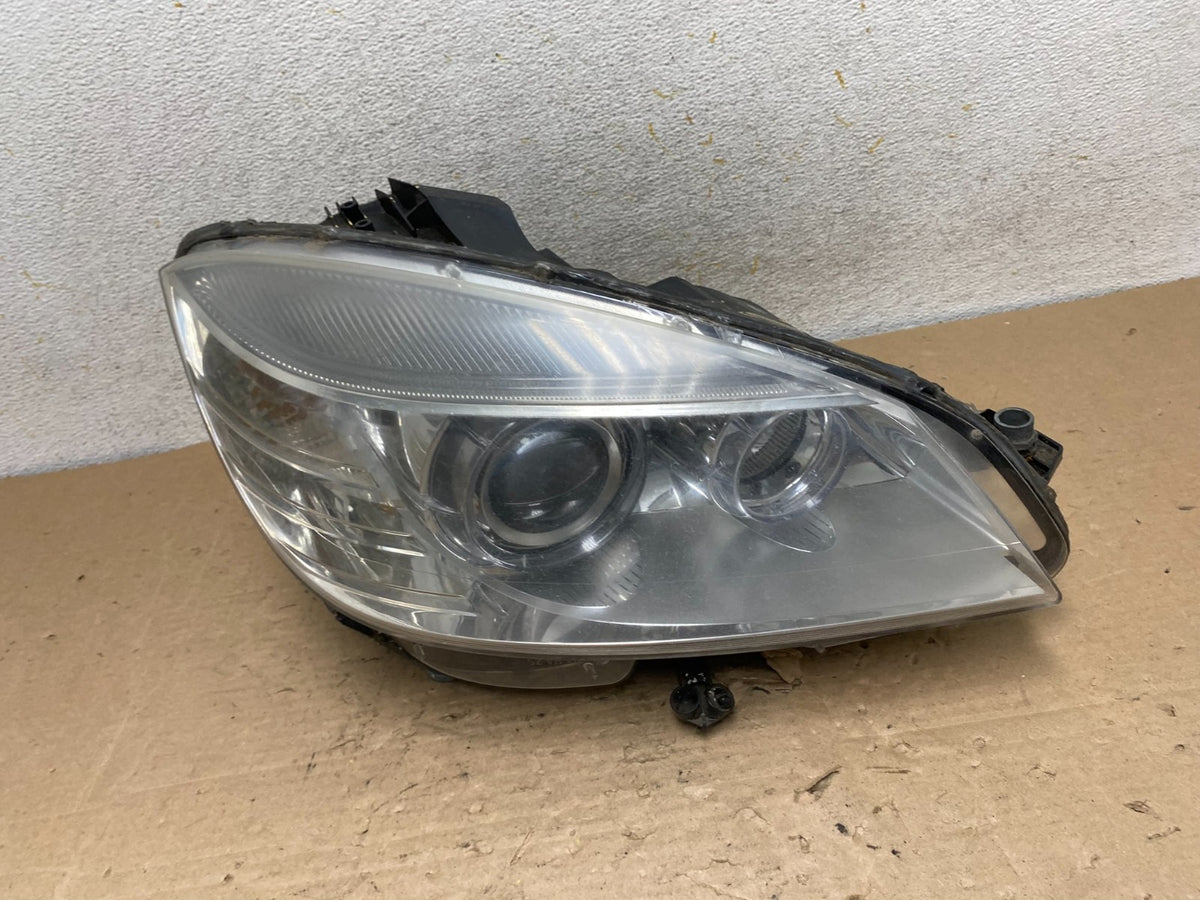 2008 to 2011 Mercedes Benz C-CLASS Right Passenger Xenon Headlight AI1076 DW0