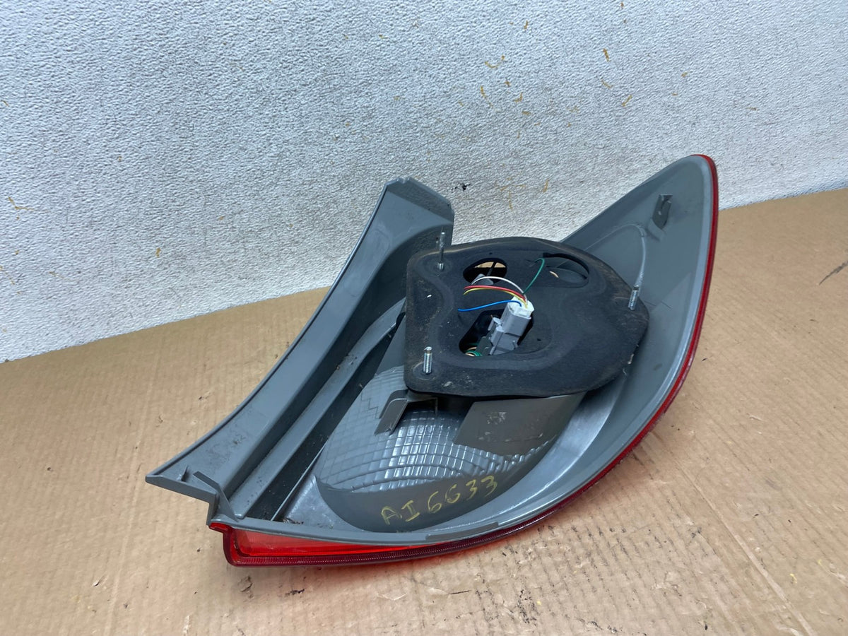 2009 - 2014 Toyota Matrix Left Driver LH Side Tail Light AI6633 LK5