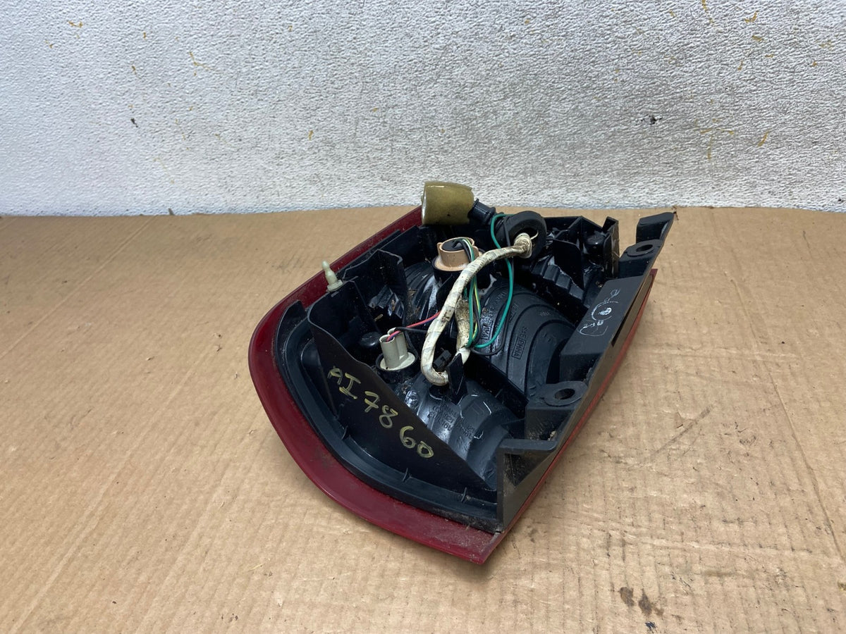1999 to 2004 Nissan Pathfinder Right Passenger Rh Side Tail light AI7860 LK5