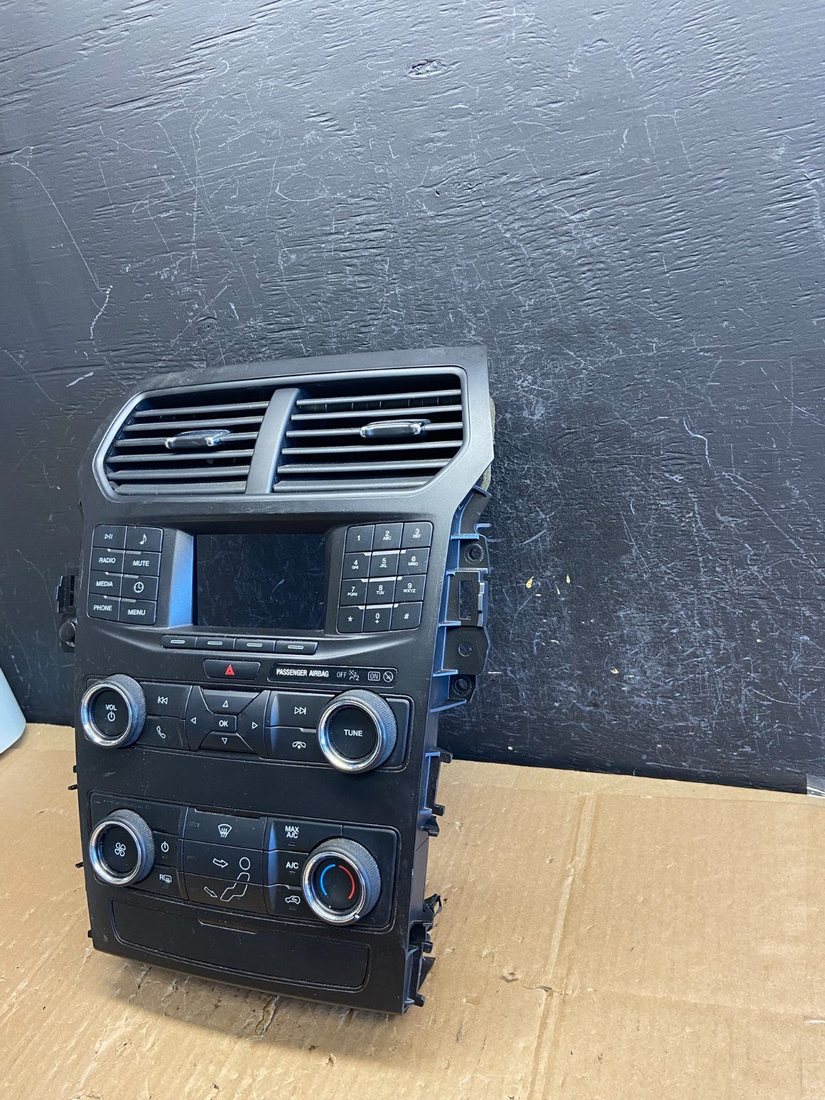 2019 Ford Explorer Radio Climate Control Trim Bezel Panel ad6784 DG1