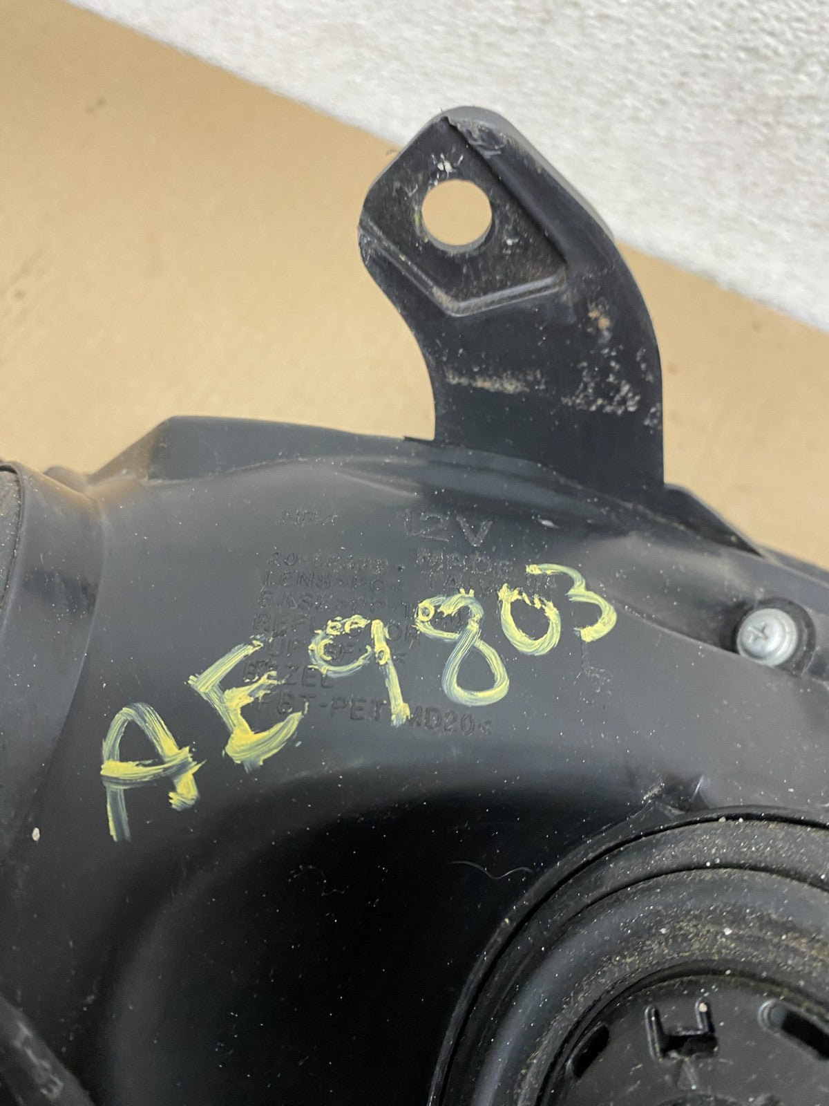 2005 2006 2007 Ford Five Hundred Halogen Headlight Left Driver Lh TYC AE9803 DW8