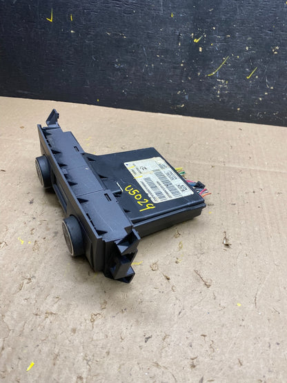 2006 to 2011 Cadillac DTS AC Heater Climate Control Panel u5029 DG2