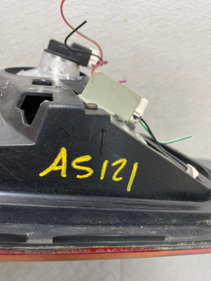 2002-2004 Infiniti i35 Inner Light Right Passenger RH Tail Light OEM A5121 DG16