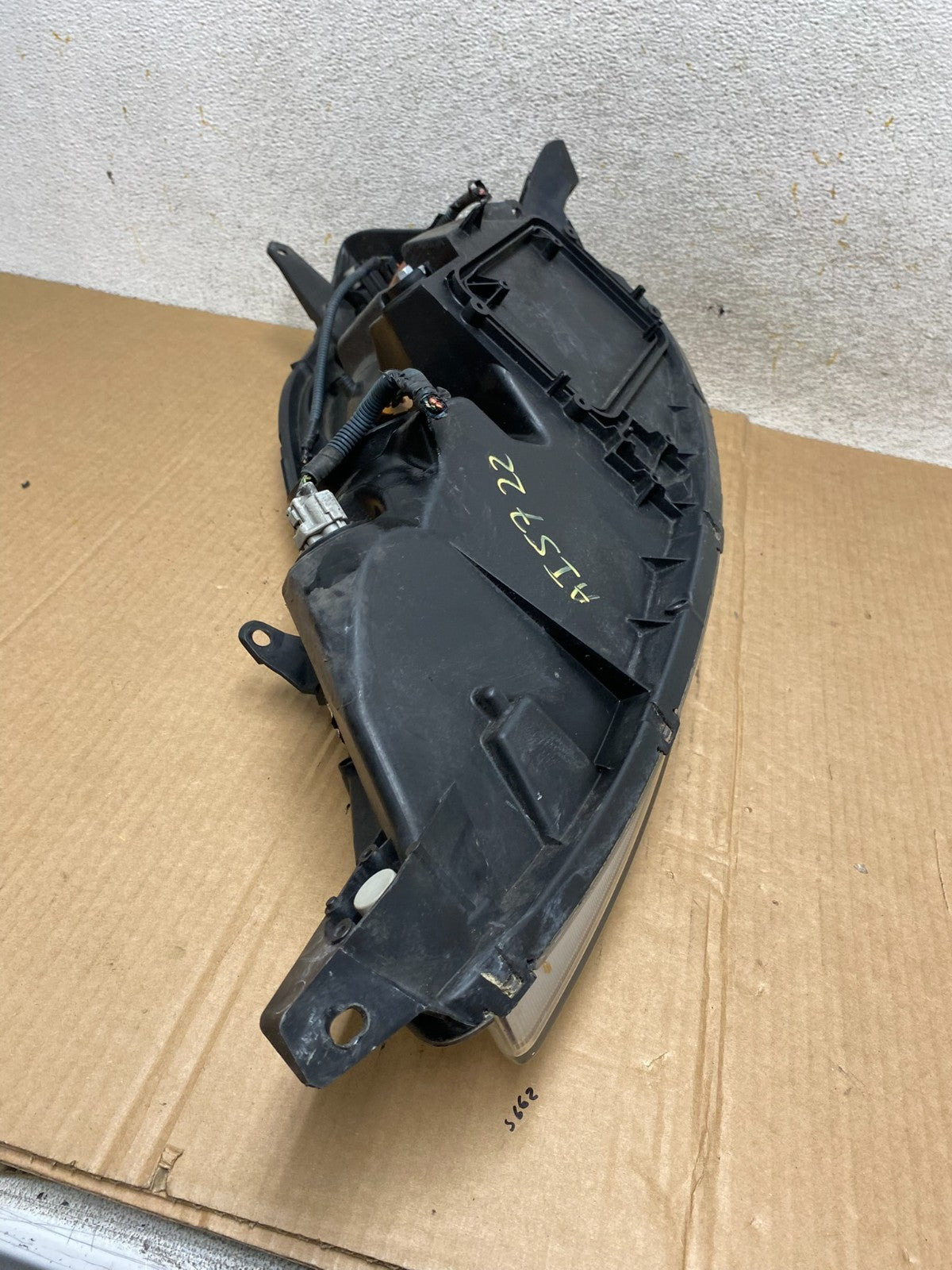2006 to 2010 Toyota Sienna Right Passenger Rh Side Headlight Halogen AI5722 DW8
