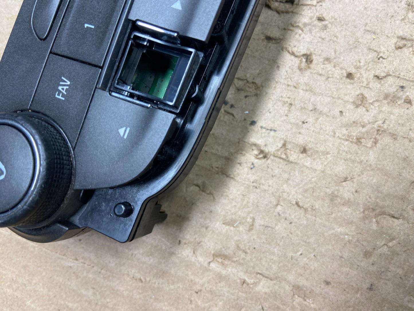 2013 Chevrolet Malibu AM FM Radio Control Panel Oem AB9778 DG3