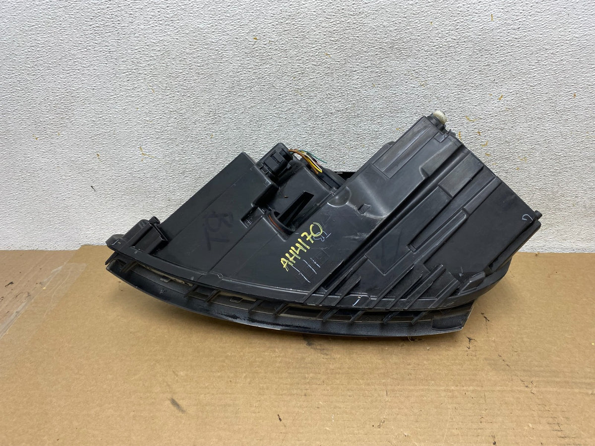 2011 to 2014 Volkswagen Jetta Right Passenger RH Headlight Halogen AH4170 DW10