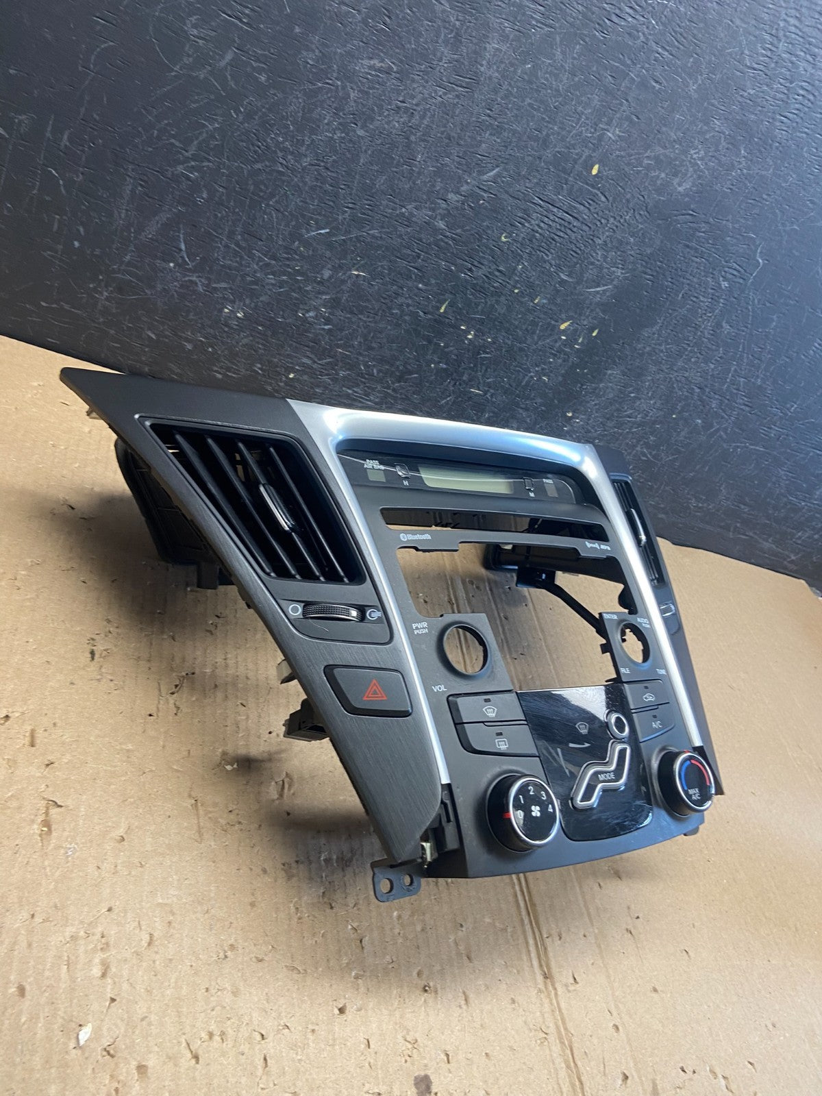 2011 - 2014 Hyundai Sonata Center Radio Climate Control Air Vent Bezel AE3975 DG1