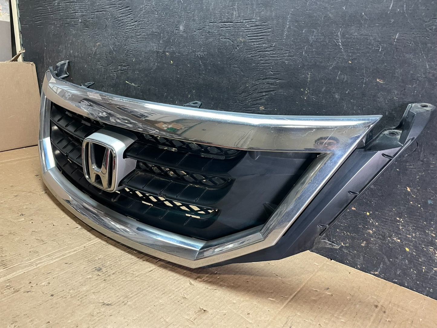 2008 2009 2010 Honda Odyssey Front Upper Grill Grille Z5940  DG2