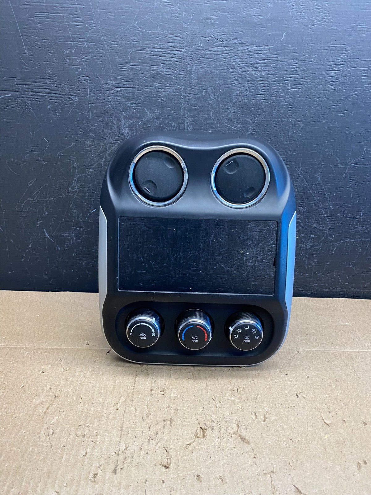 2011 to 2017 Jeep Compass Dash Climate Temperature Control Radio Bezel AC6737 DG0