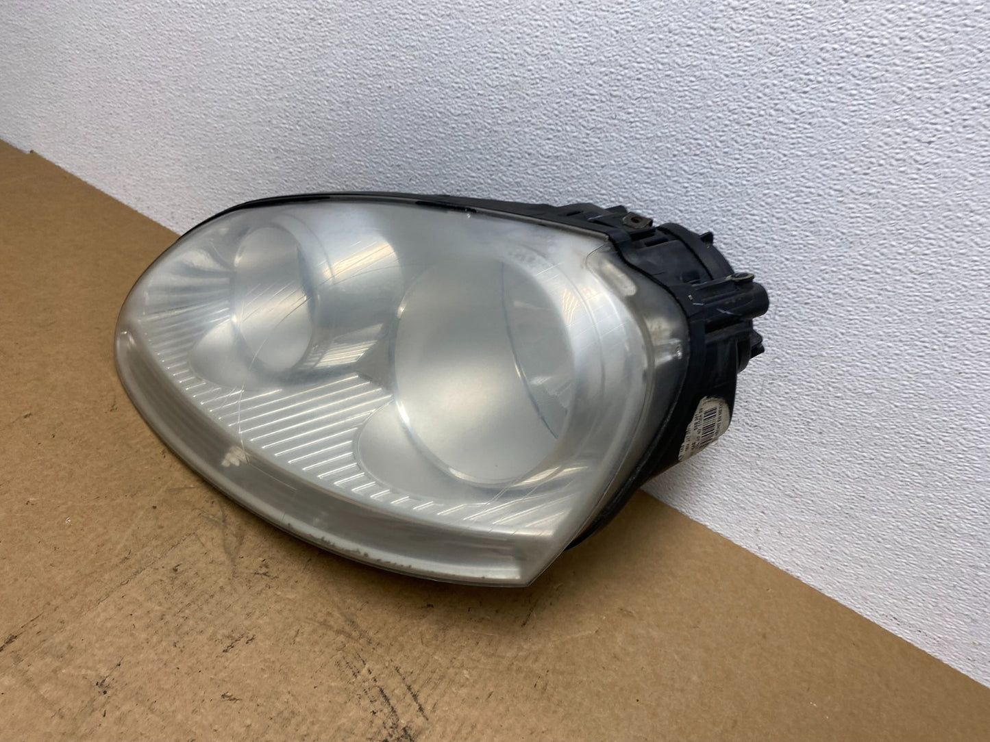 2005 to 2010 Volkswagen Jetta Left Driver LH Side Headlight Halogen AC2994 DW1