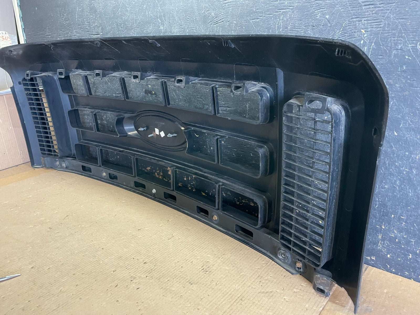 2008 2009 2010 Ford F250 F350 SD Front Upper Grill Grille OEM AA2159 DG6