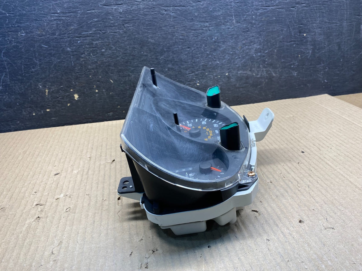2004 to 2007 Toyota Highlander Speedometer Insrument Gauge Cluster AI4902 DG2