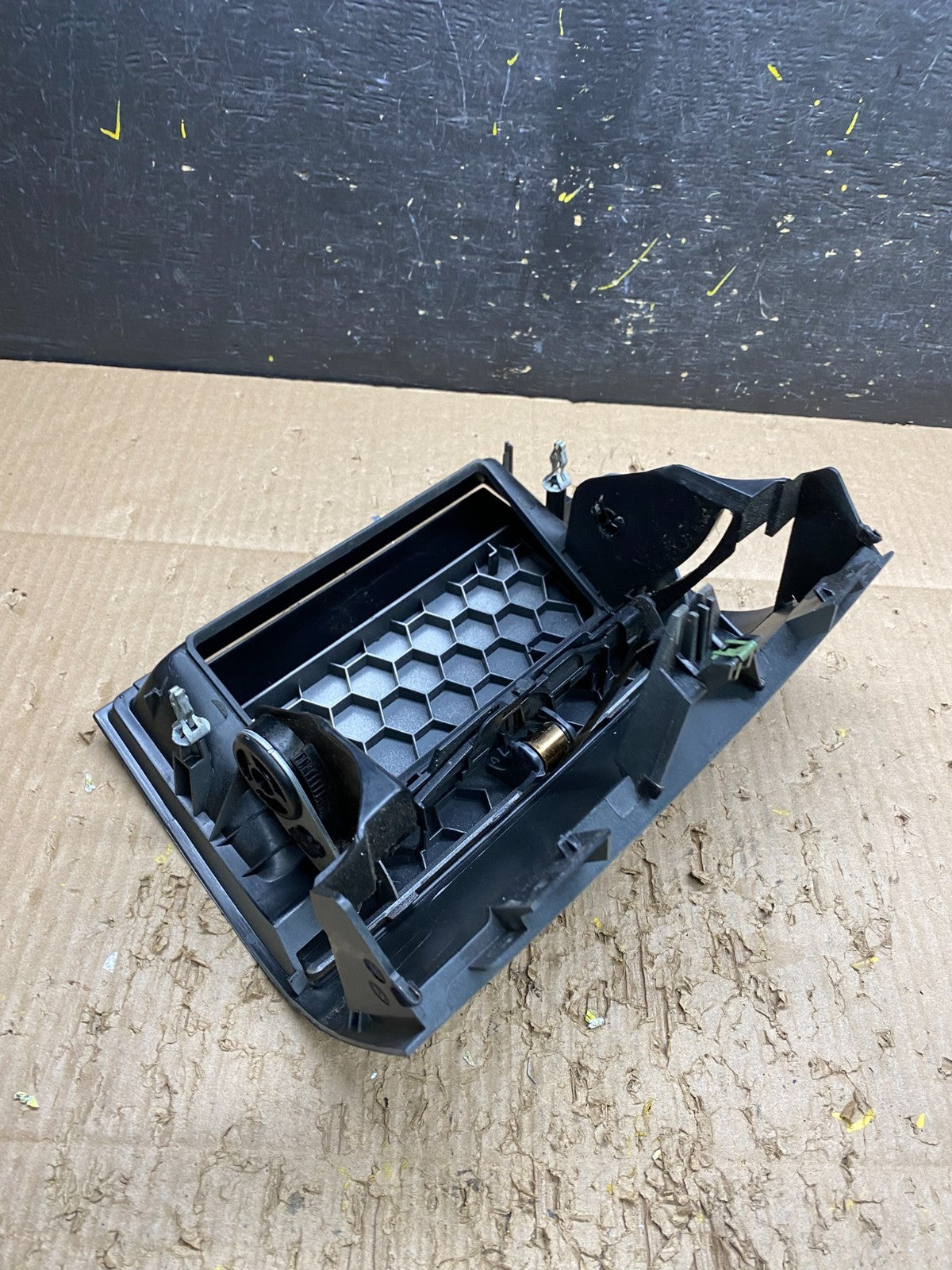 2003-2005 Lincoln Aviator Center Console Dash Trim Radio Cover  OEM V7483  DG4