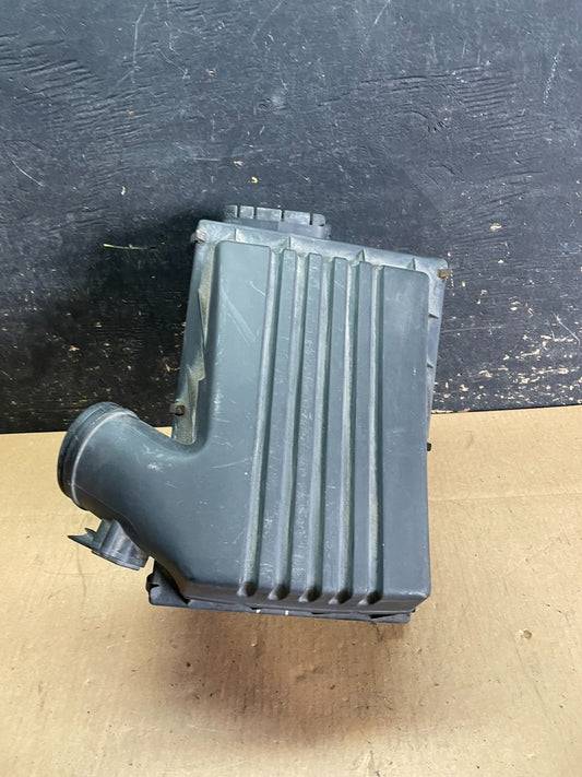 2007 to 2010 BMW X5 Air Intake Cleaner Filter Housing Box OEM Z8214 DG0