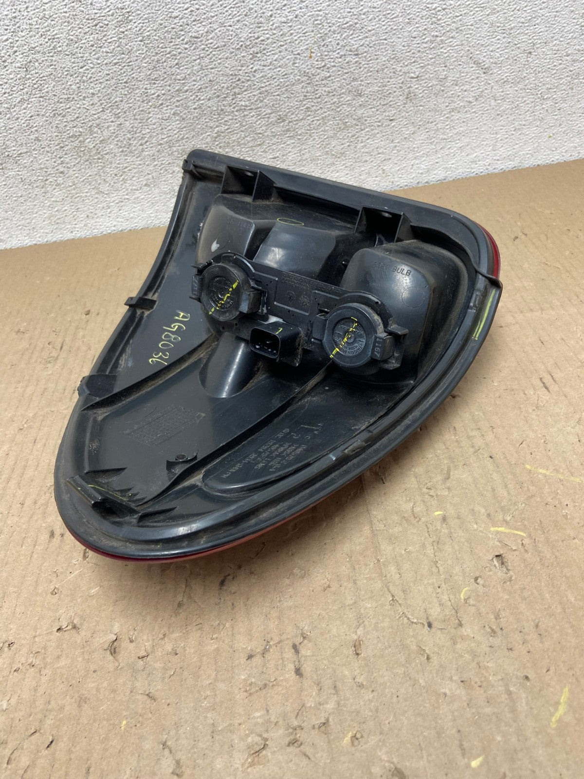 2001 to 2003 Dodge Grand Caravan Left Driver Lh Tail Light AG8036 LK5