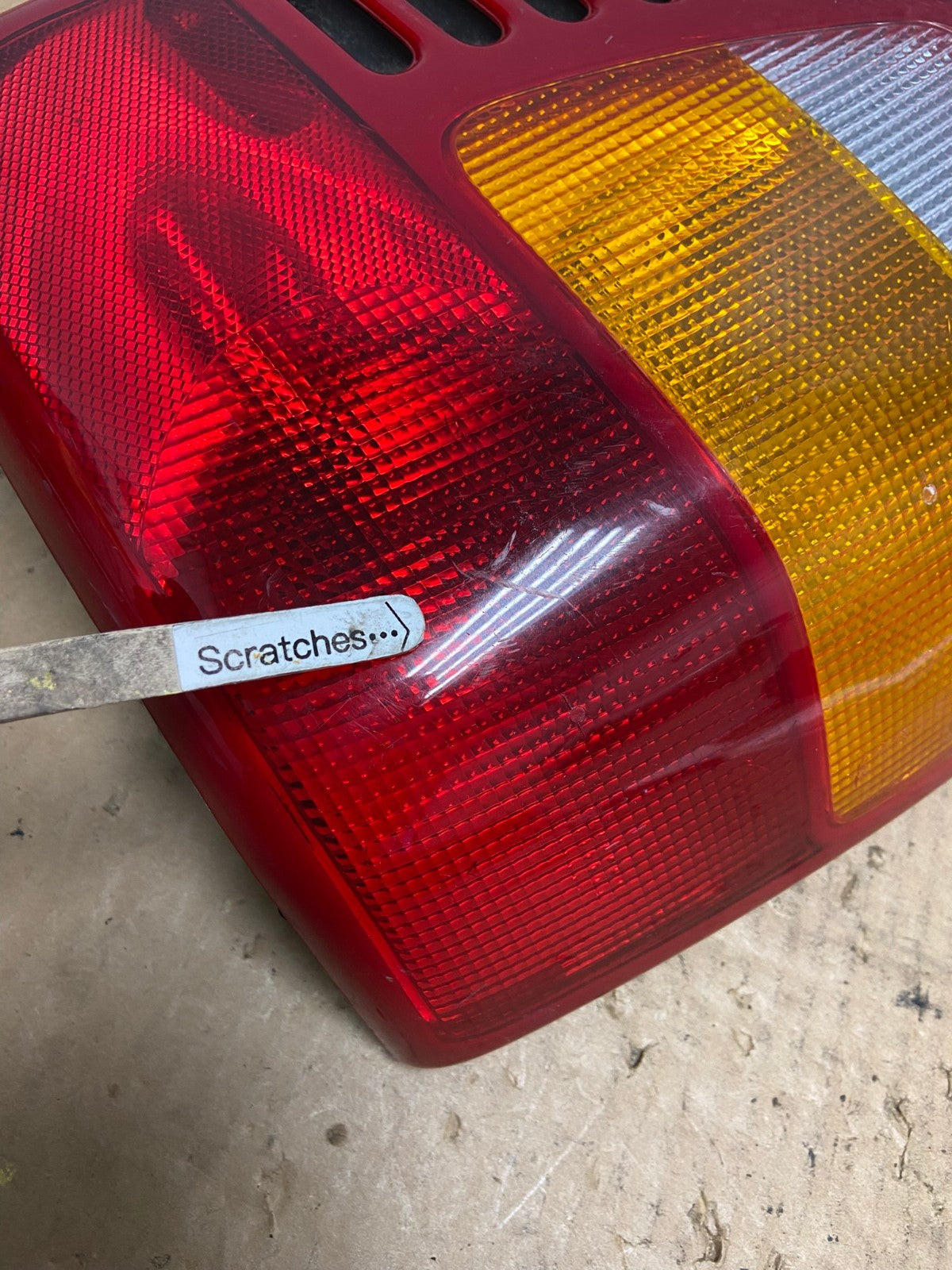 1999-2004 Jeep Grand Cherokee WJ Right Passenger Side Rh Tail Light AC8233 LK3