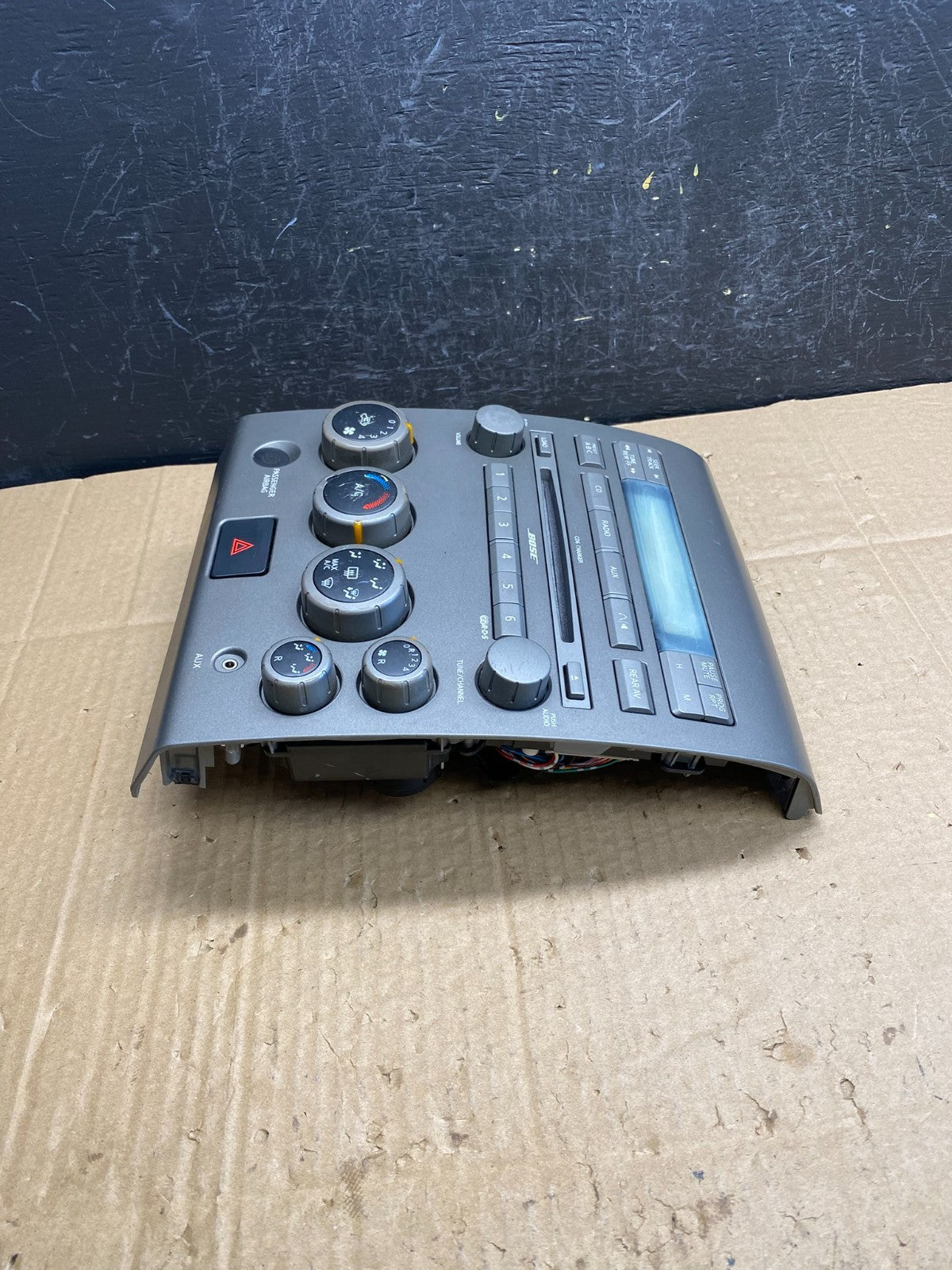 2004 to 2007 Nissan Armada Radio CD Player A/C Climate Control ac9502 DG2
