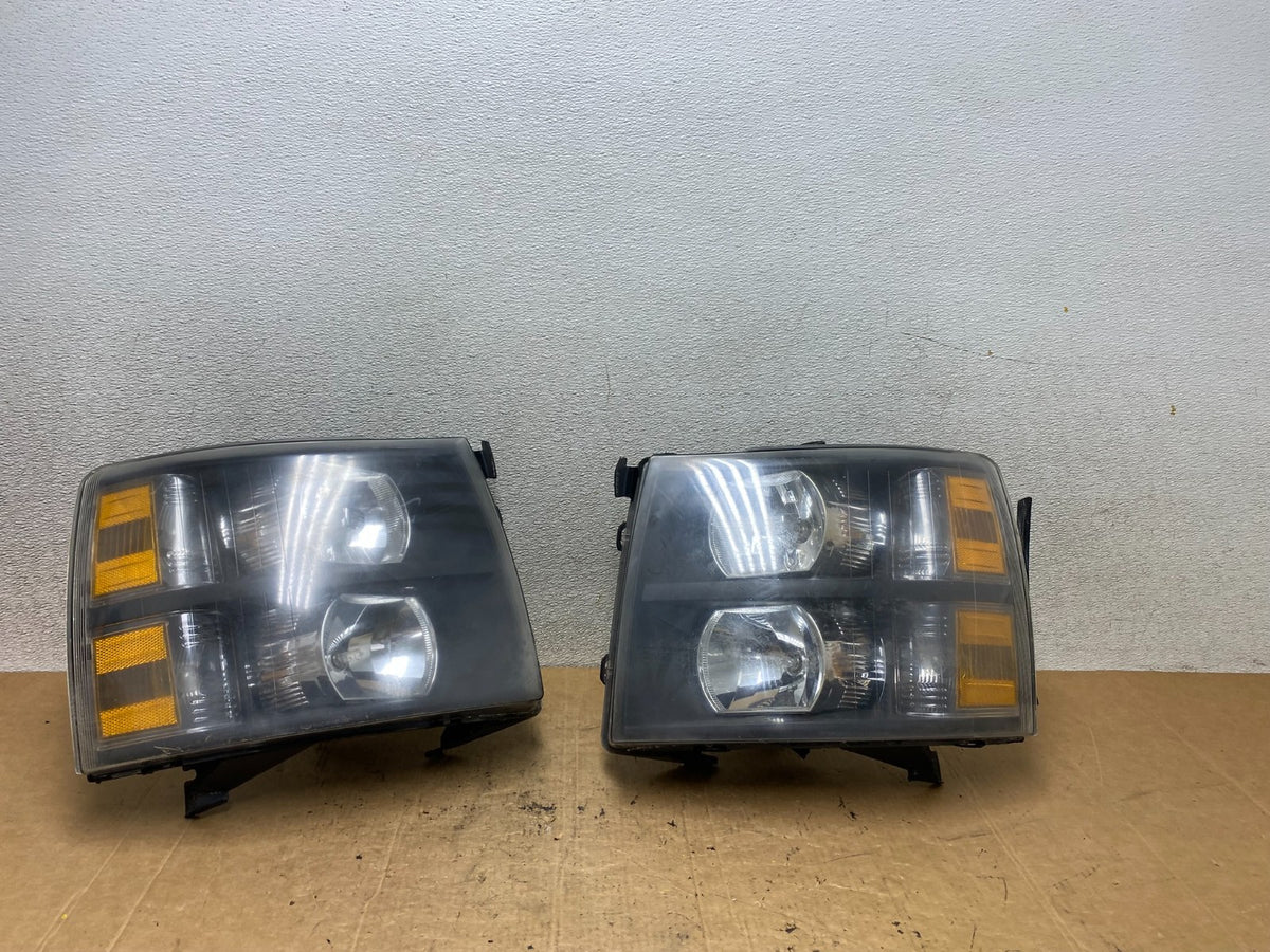 2007 to 2014 Chevrolet Silverado Left+Right Side Black Headlights T3342 DW0